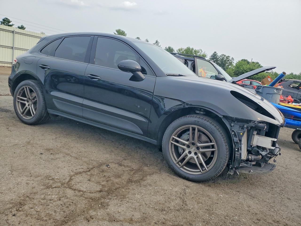 WP1AB2A59MLB36330 · 2021 PORSCHE MACAN · 4/14