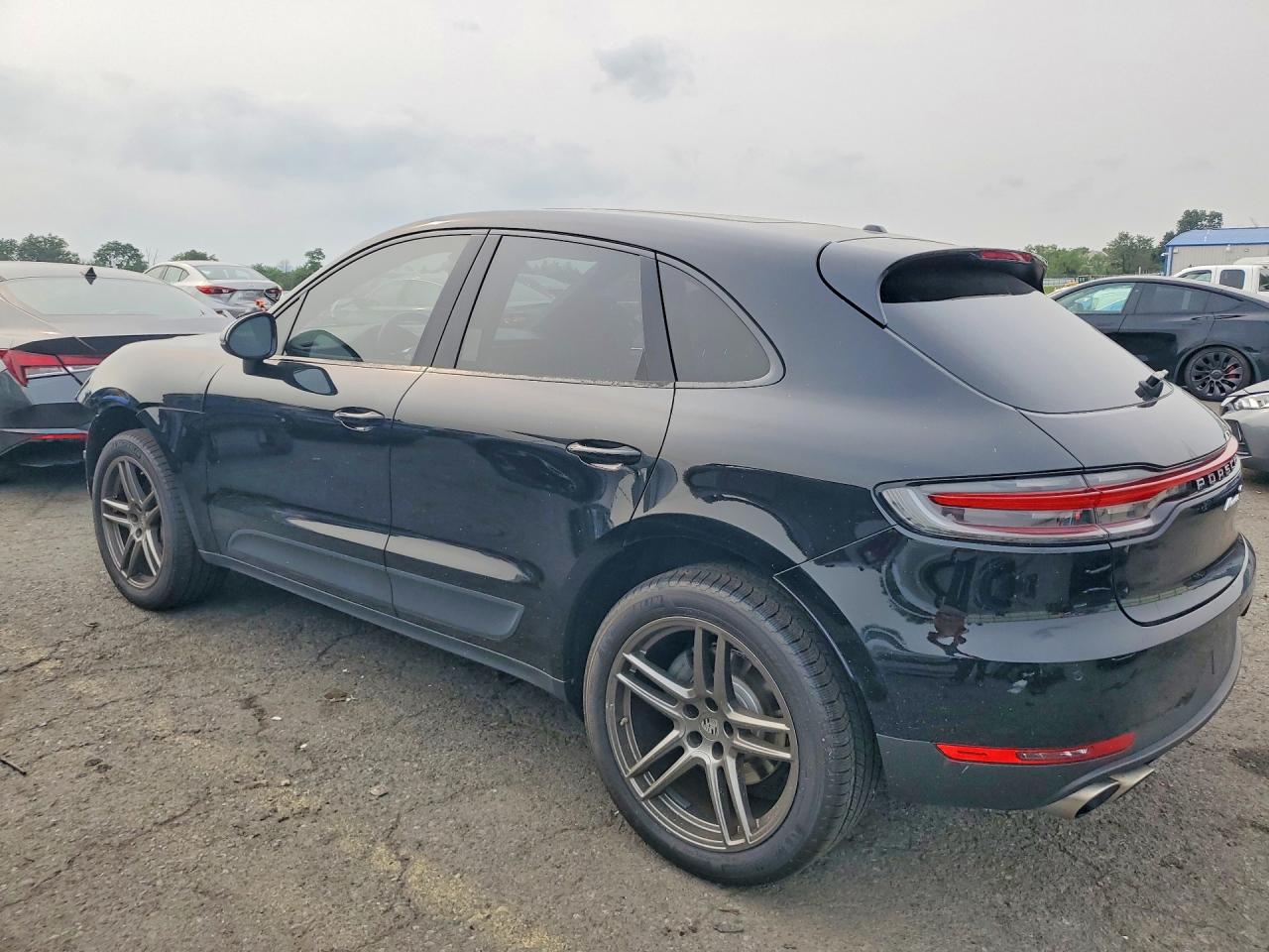 WP1AB2A59MLB36330 · 2021 PORSCHE MACAN · 2/14