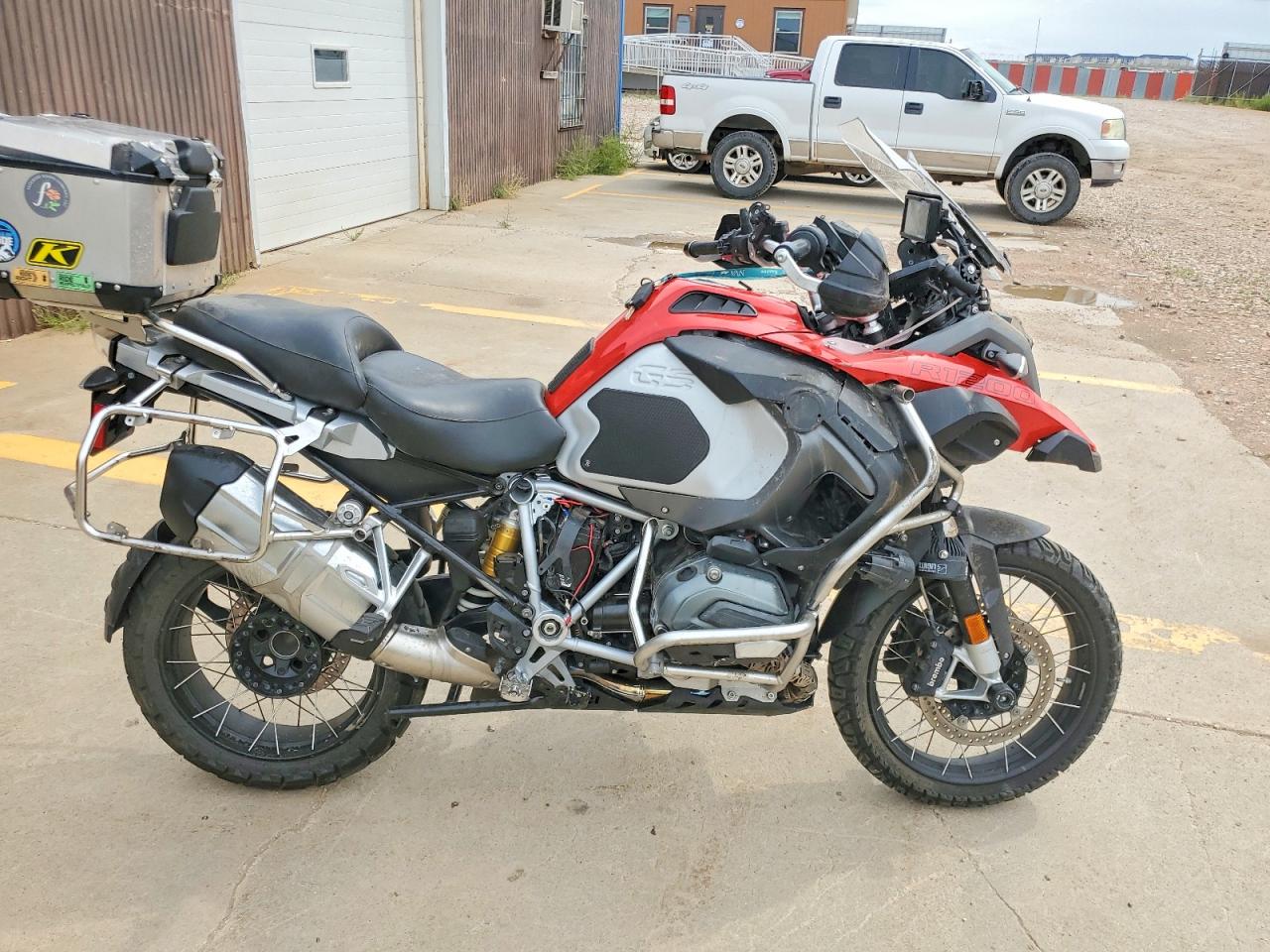 WB10A1207JZ899563 · 2018 BMW R1200