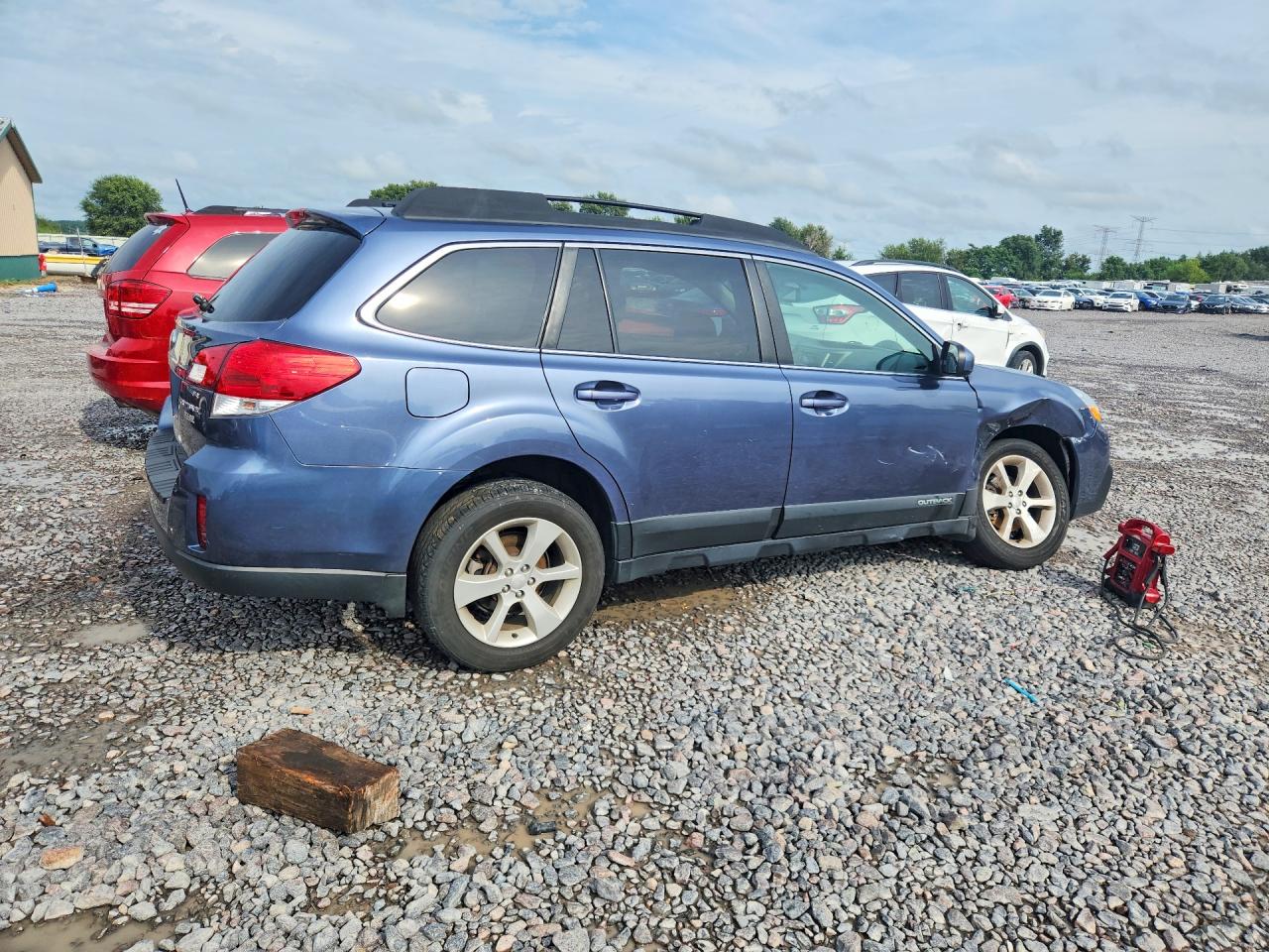 4S4BRBCC0D3249933 · 2013 SUBARU OUTBACK · 3/12