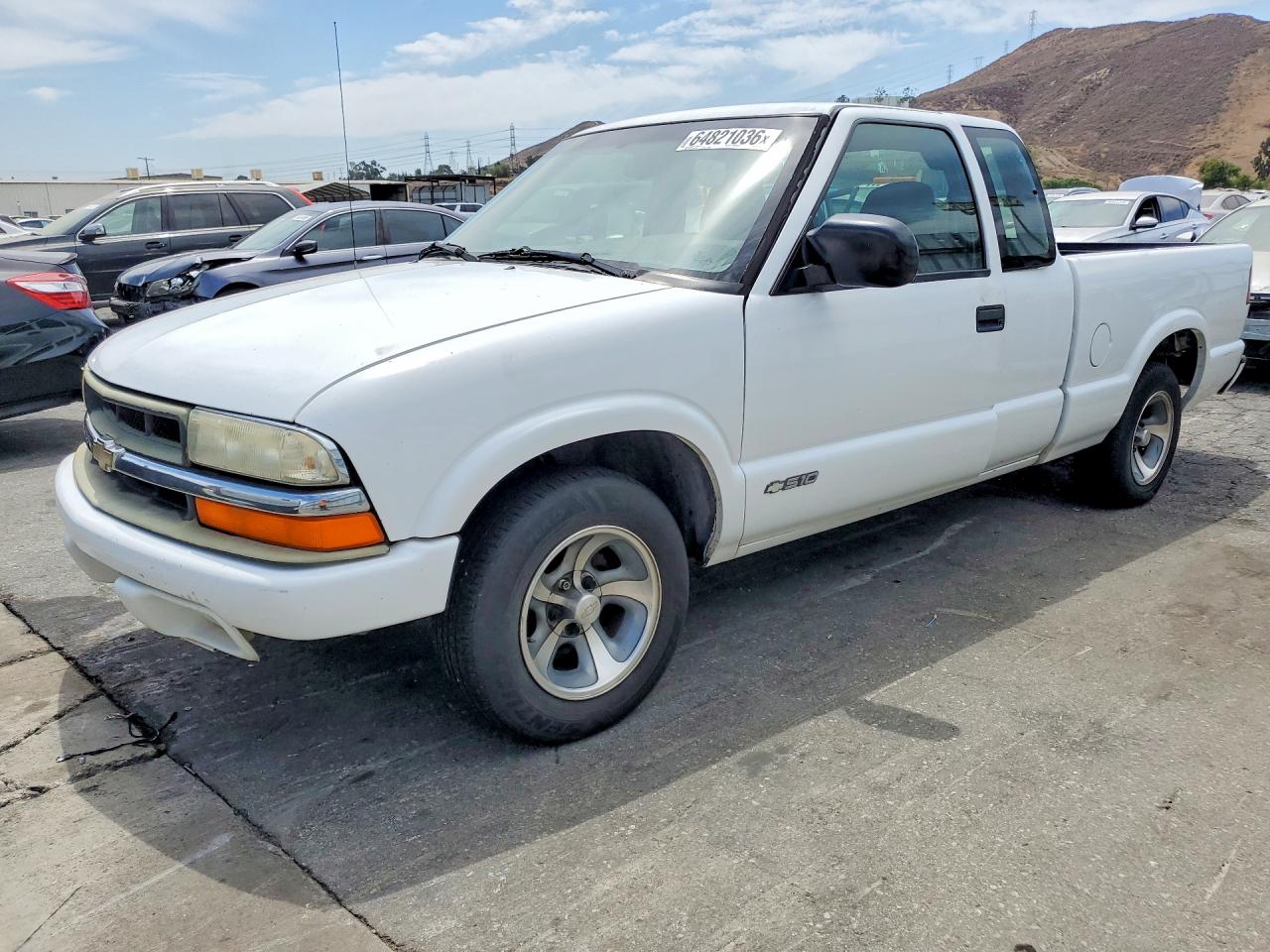 1GCCS19W718163218 · 2001 CHEVROLET S TRUCK