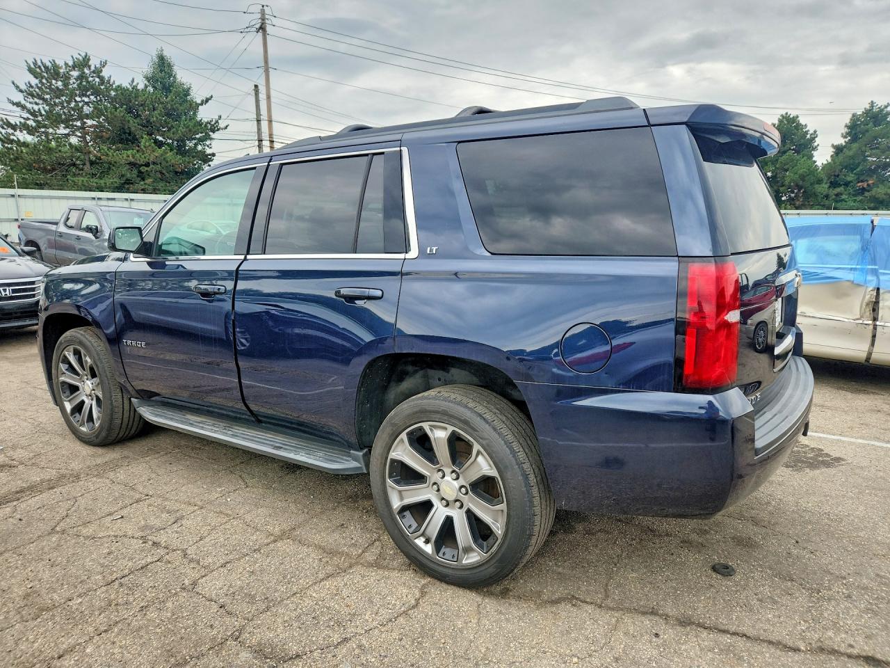 1GNSKBKCXHR288405 · 2017 CHEVROLET TAHOE · 2/13