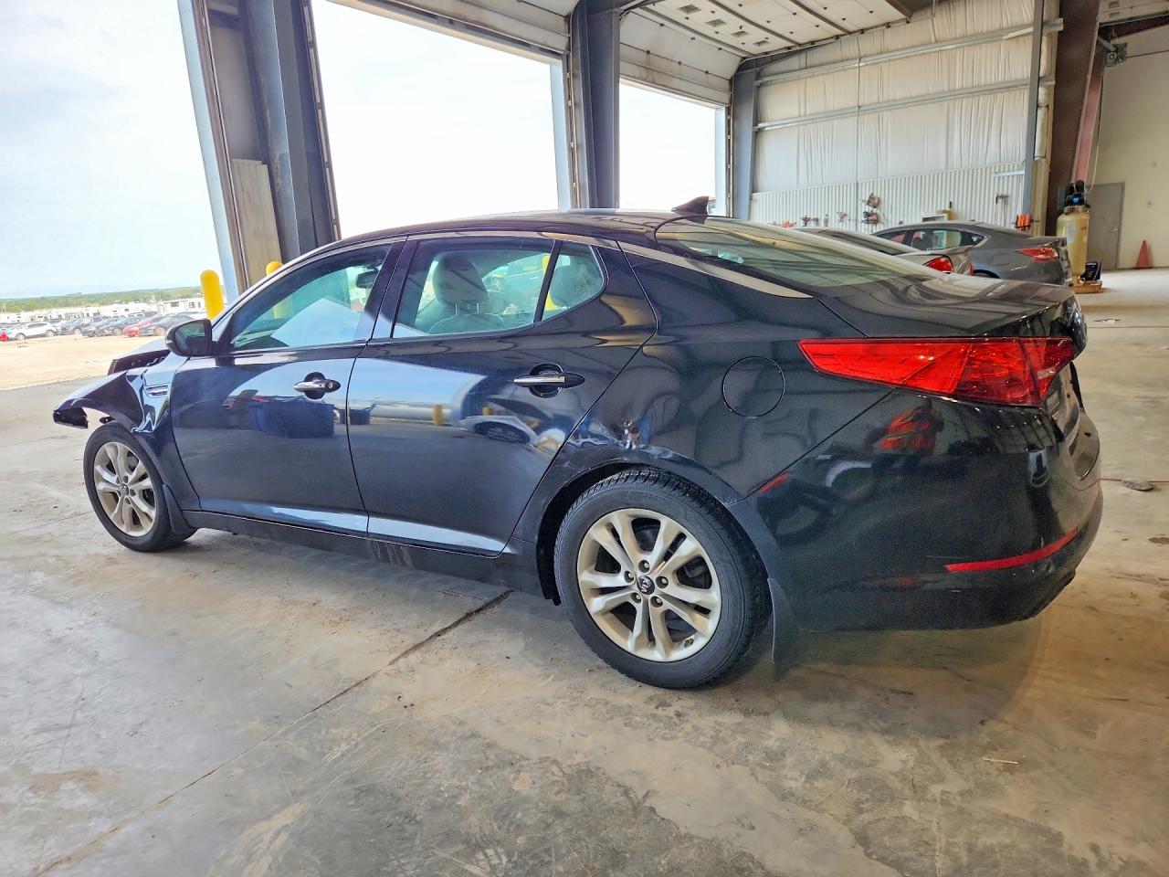 KNAGN4A72B5099720 · 2011 KIA OPTIMA · 2/13