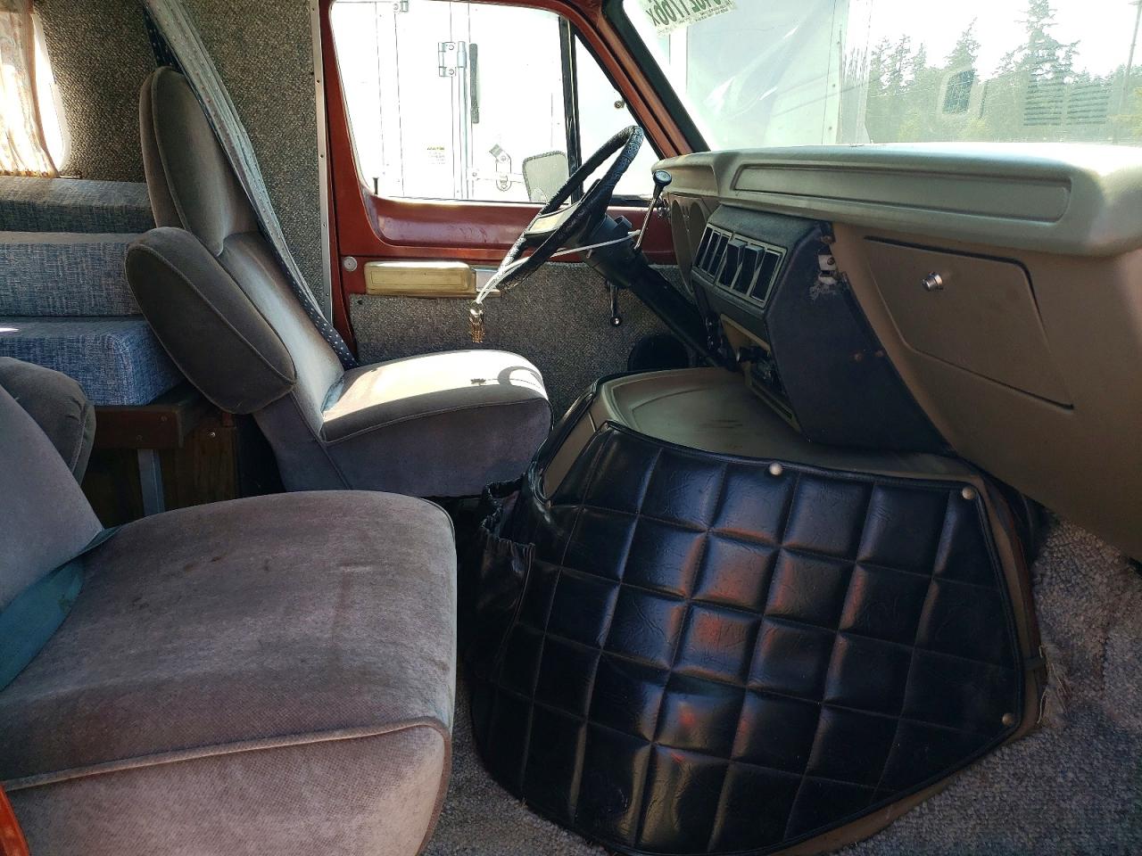 B35BF7X054514 · 1977 DODGE B30 · 5/10