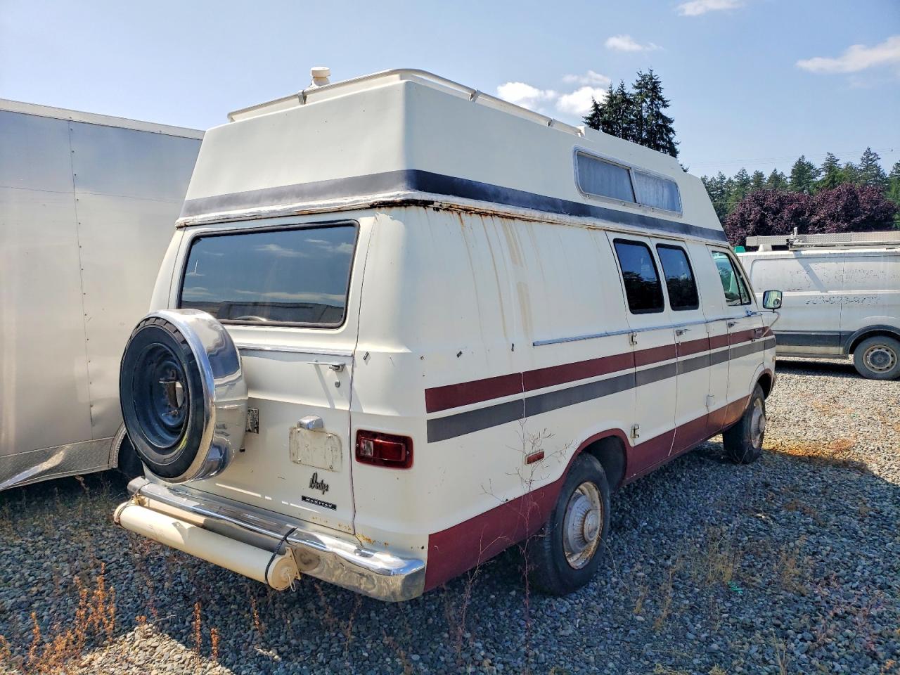 B35BF7X054514 · 1977 DODGE B30 · 4/10