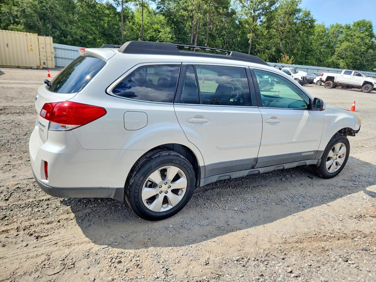 4S4BRBBC3B3446903 · 2011 SUBARU OUTBACK · 3/13