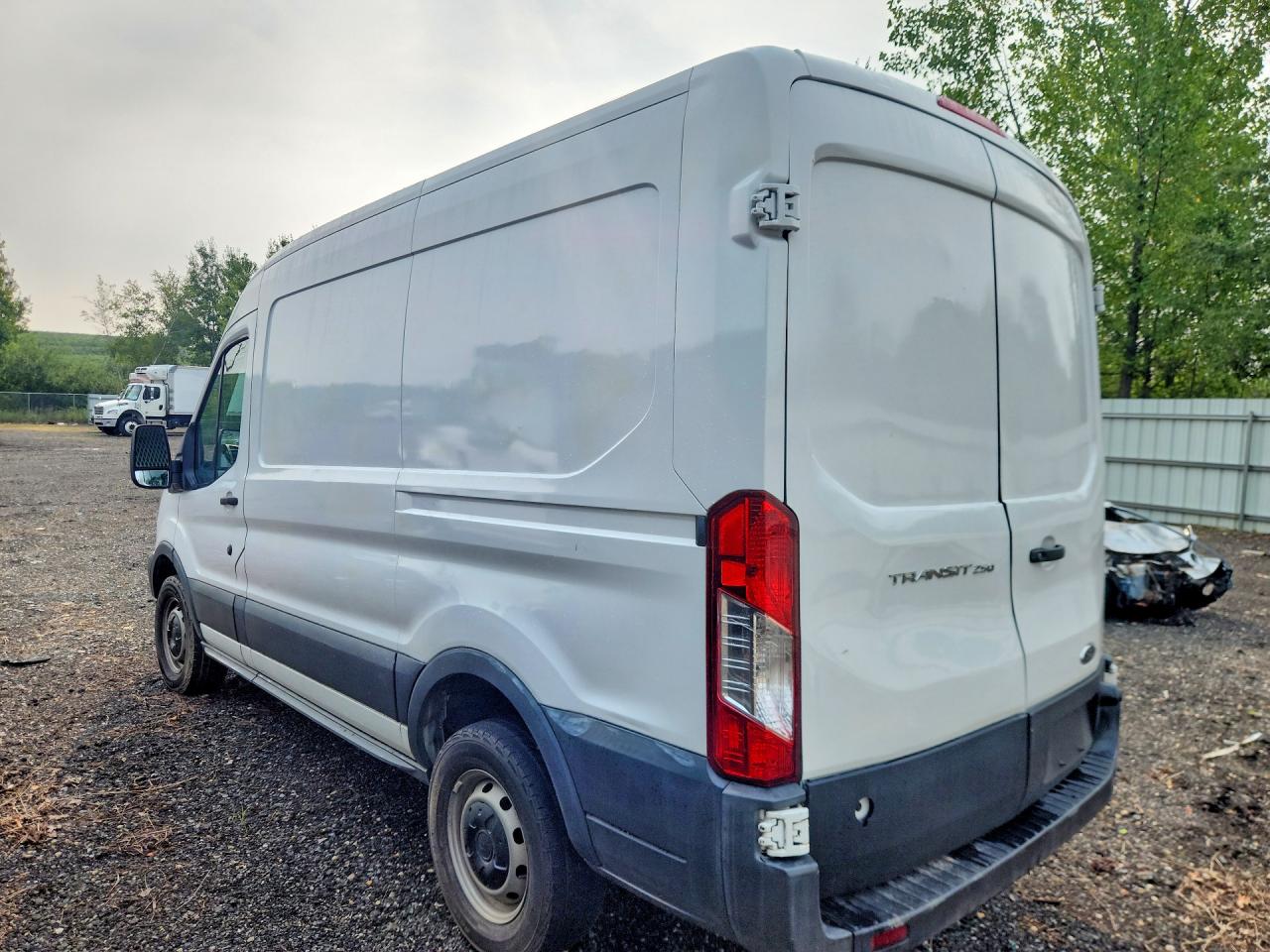 1FTNR1CM3FKA61369 · 2015 FORD TRANSIT · 2/13