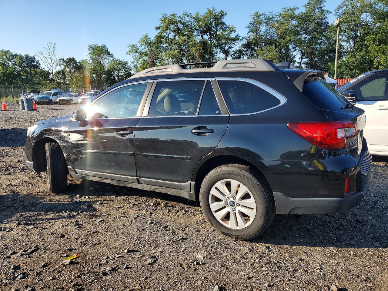 4S4BSAFC2H3325586 · 2017 SUBARU OUTBACK · 2/13