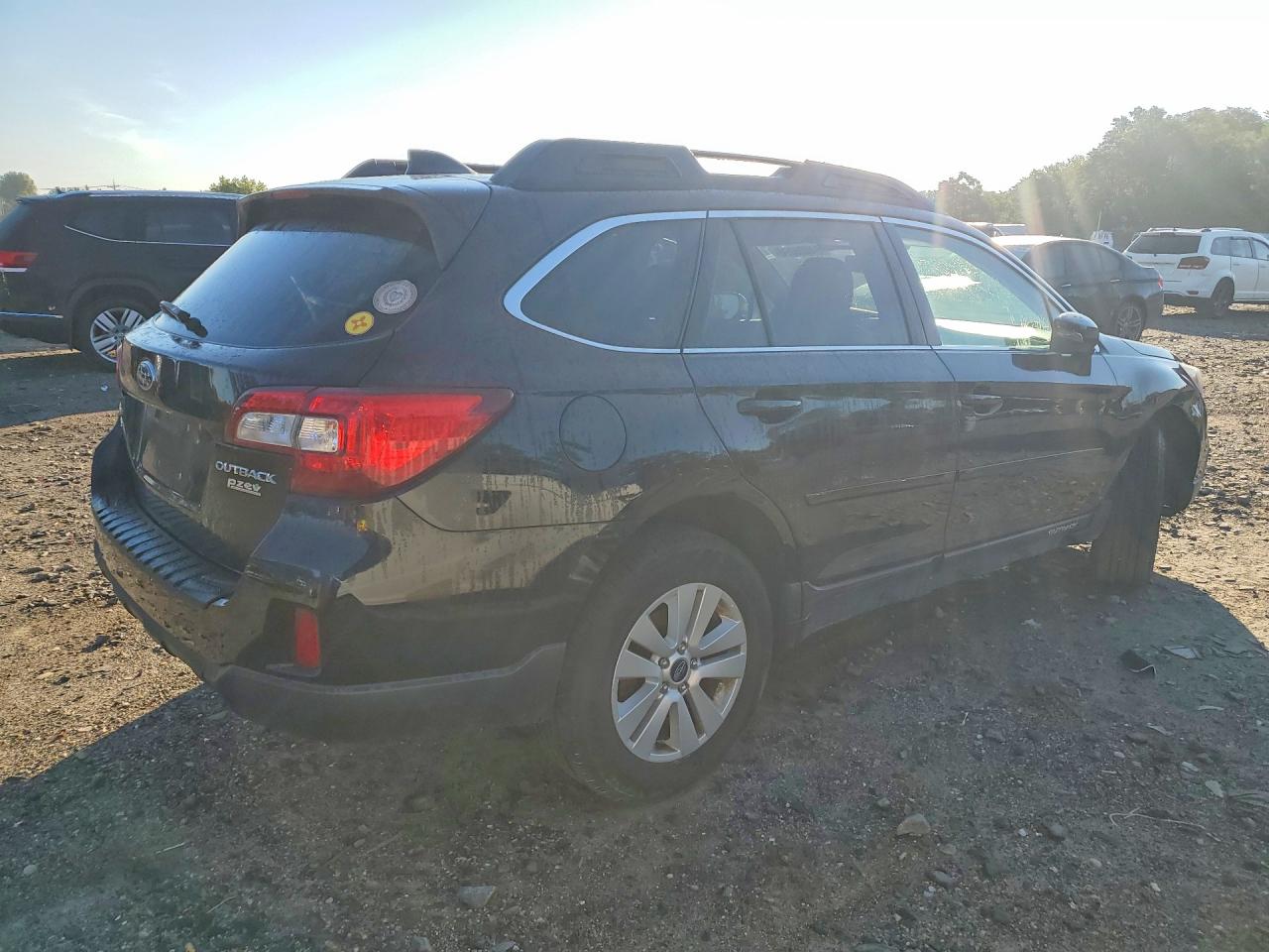 4S4BSAFC2H3325586 · 2017 SUBARU OUTBACK · 3/13