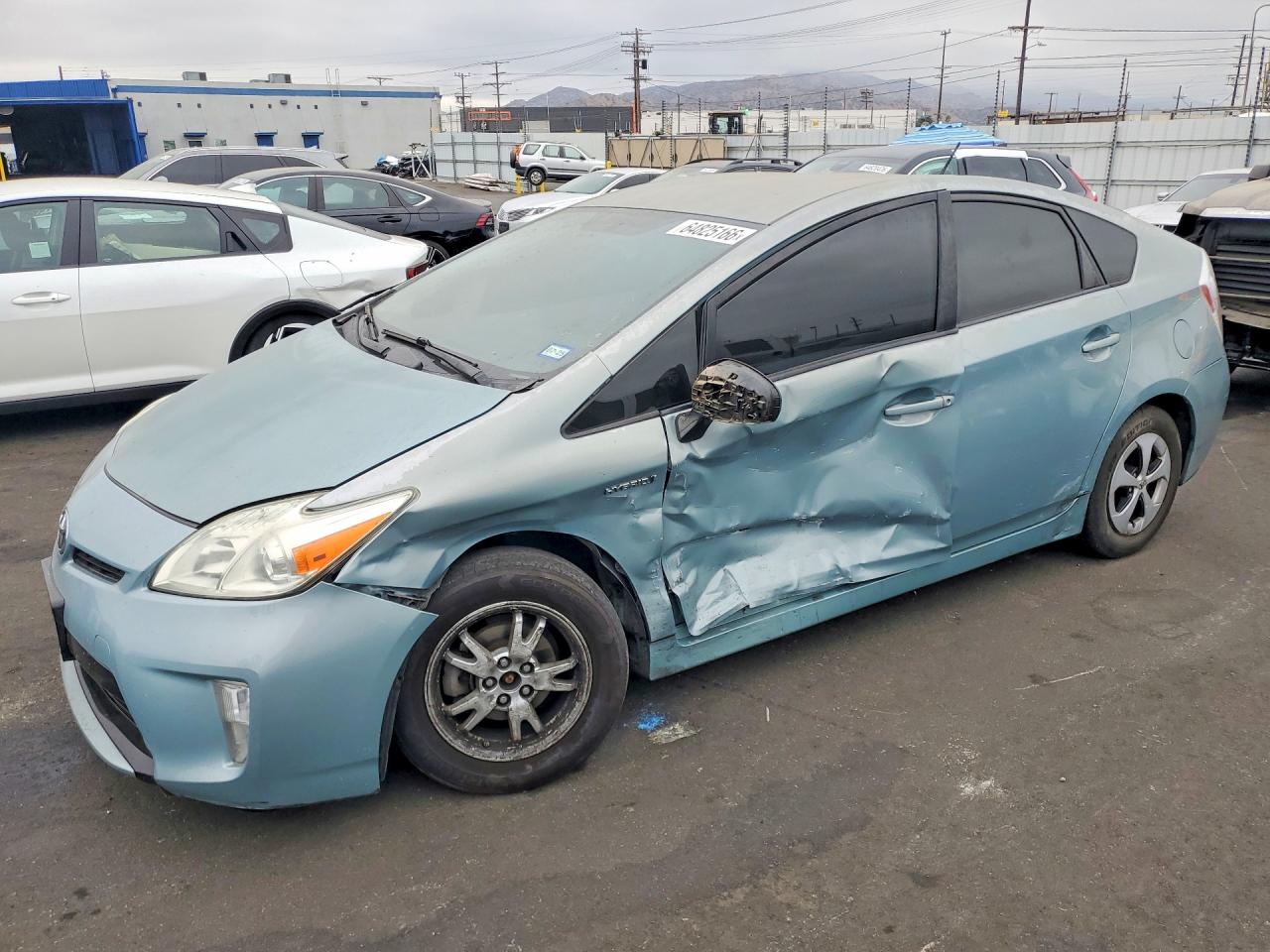 JTDKN3DUXD5567236 · 2013 TOYOTA PRIUS