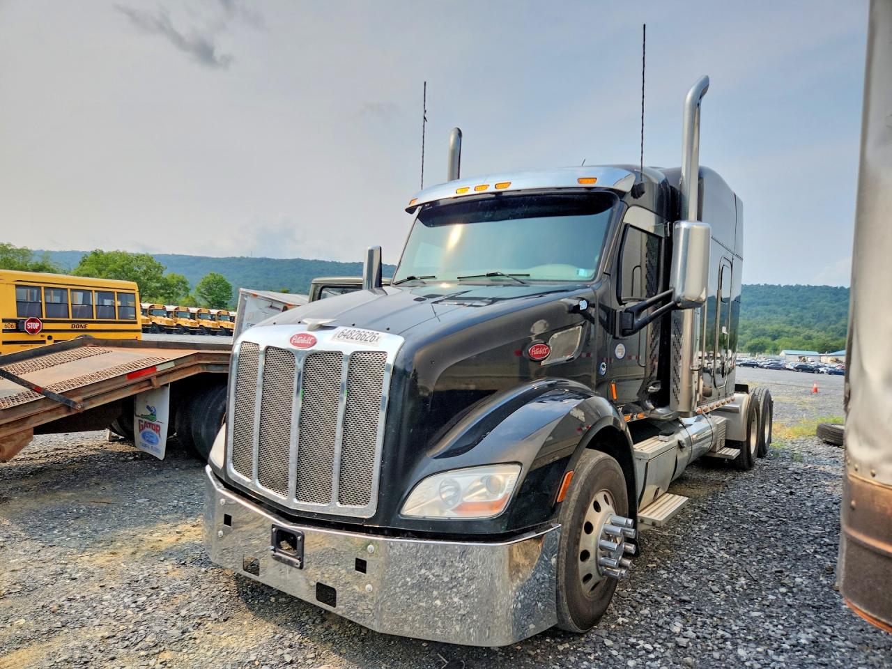 1XPBDP9X5JD472094 · 2018 PETERBILT 579