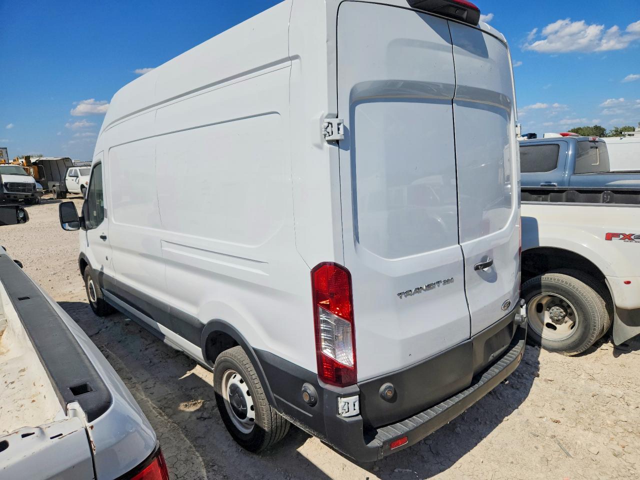 1FTBR1X8XNKA75591 · 2022 FORD TRANSIT · 2/12