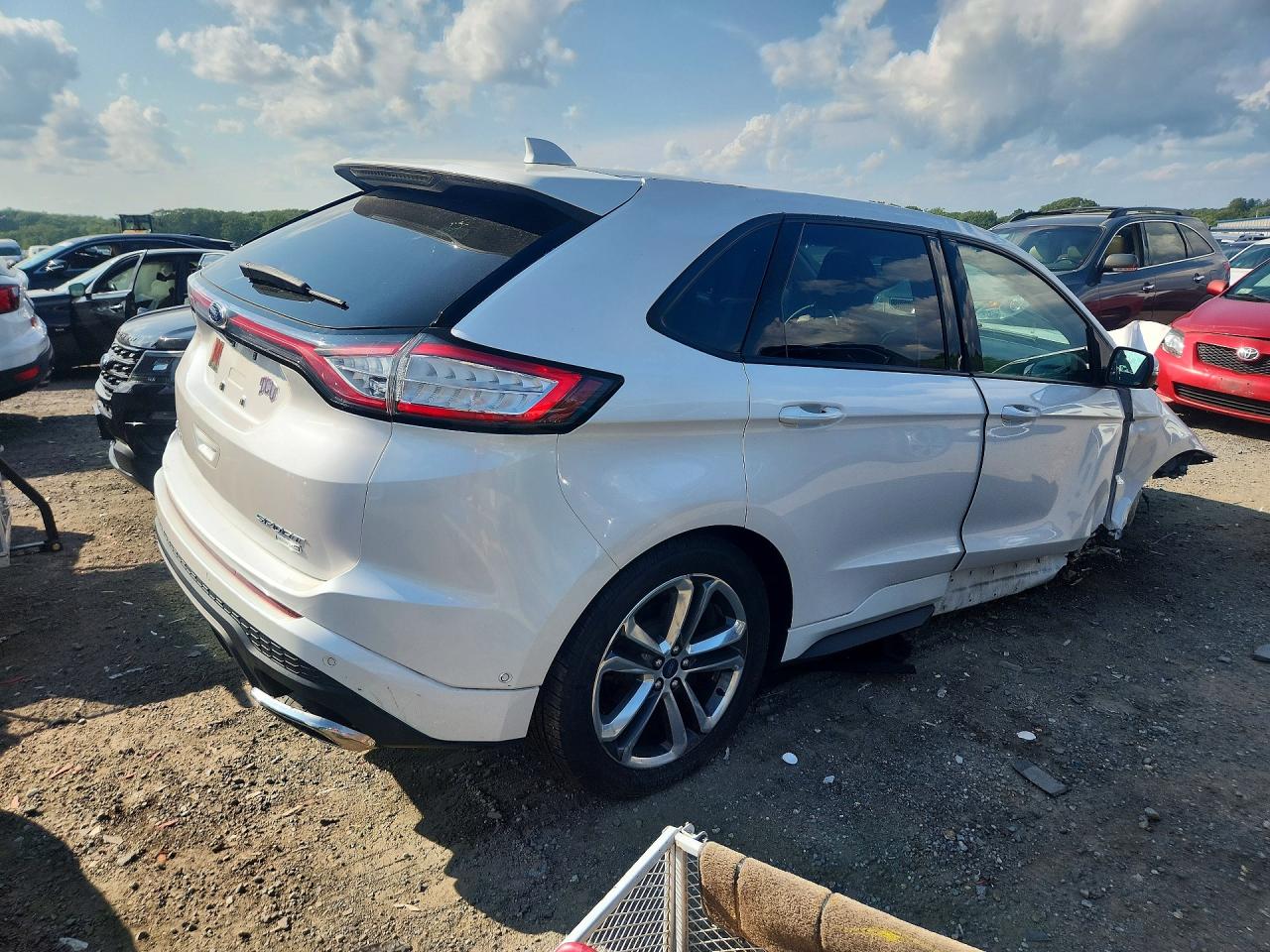 2FMPK4AP8HBC40107 · 2017 FORD EDGE · 3/13