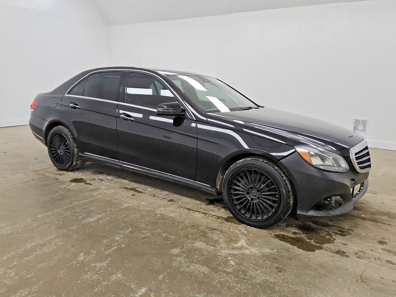 WDDHF8JB0GB305907 · 2016 MERCEDES-BENZ E · 4/12