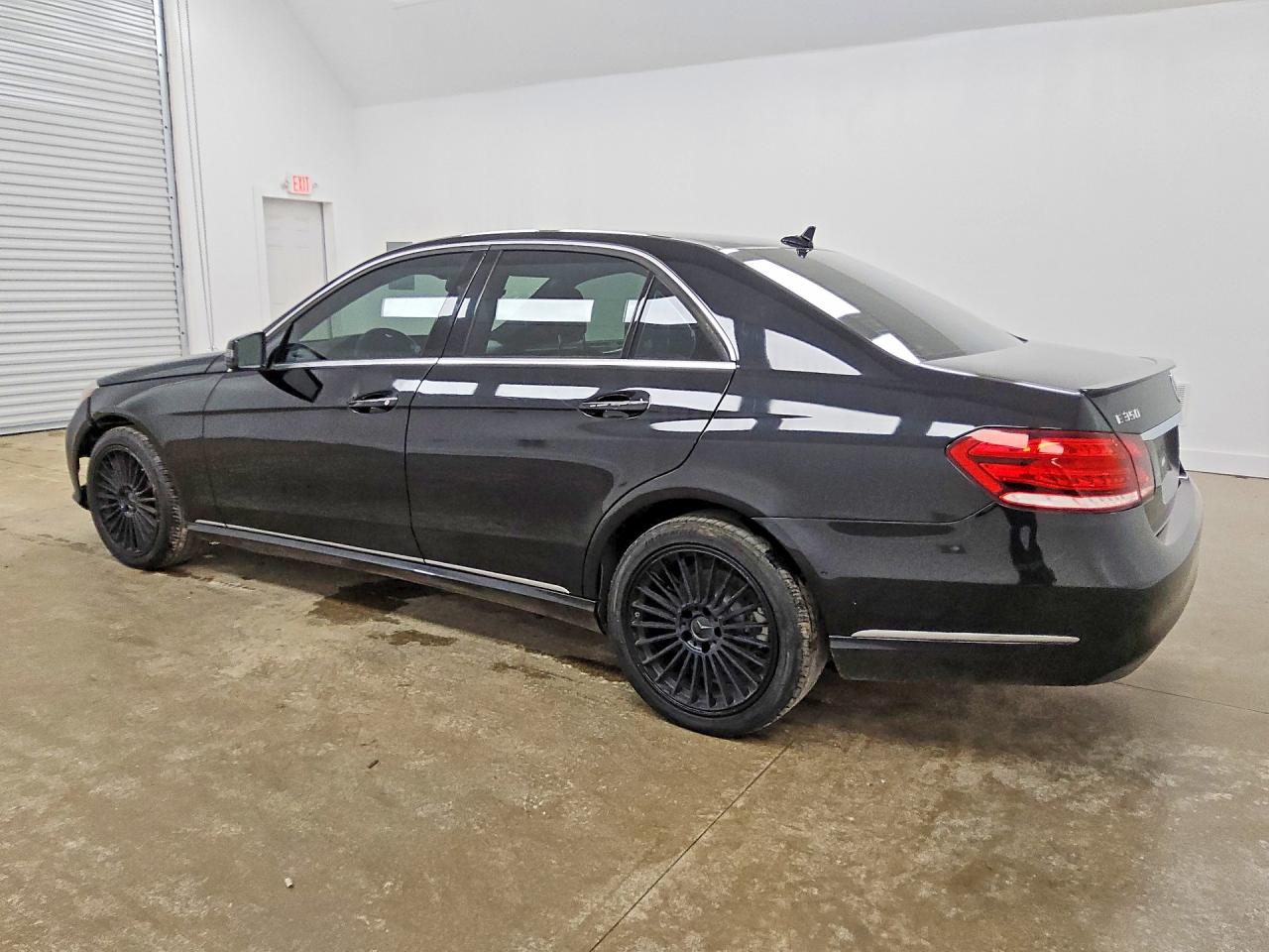 WDDHF8JB0GB305907 · 2016 MERCEDES-BENZ E · 2/12