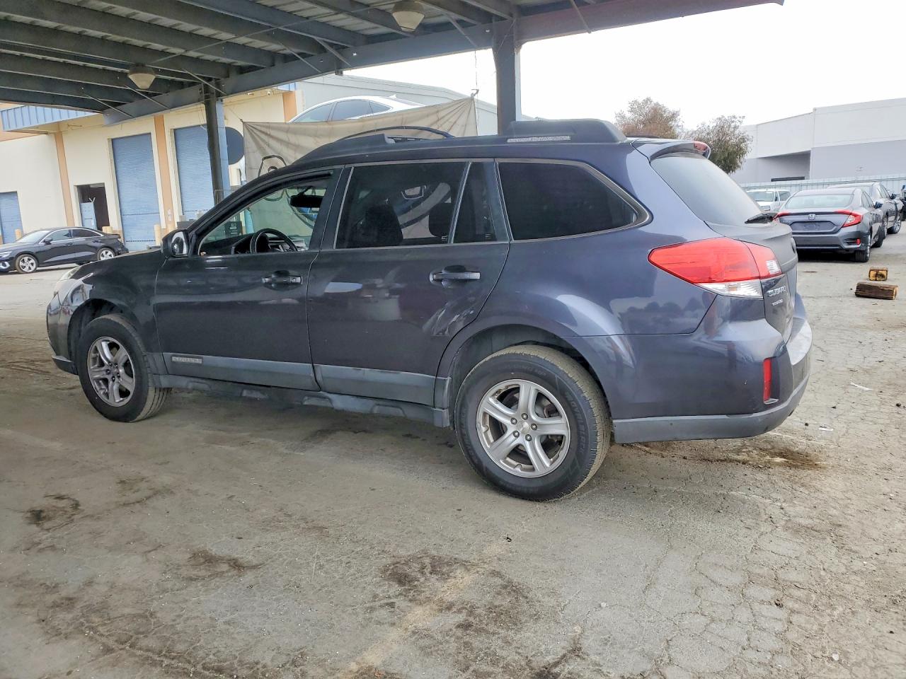 4S4BRBCC1A3322240 · 2010 SUBARU OUTBACK · 2/12