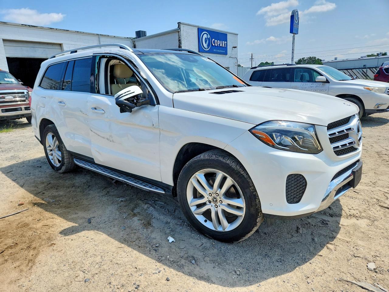 4JGDF6EE2HA918213 · 2017 MERCEDES-BENZ GLS · 4/14