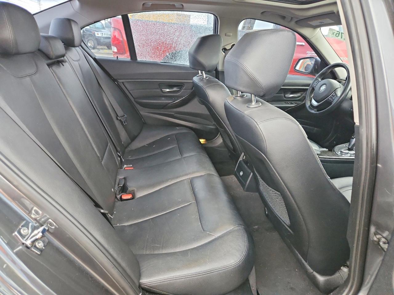 WBA3A5C54CF341589 · 2012 BMW 328 · 10/12