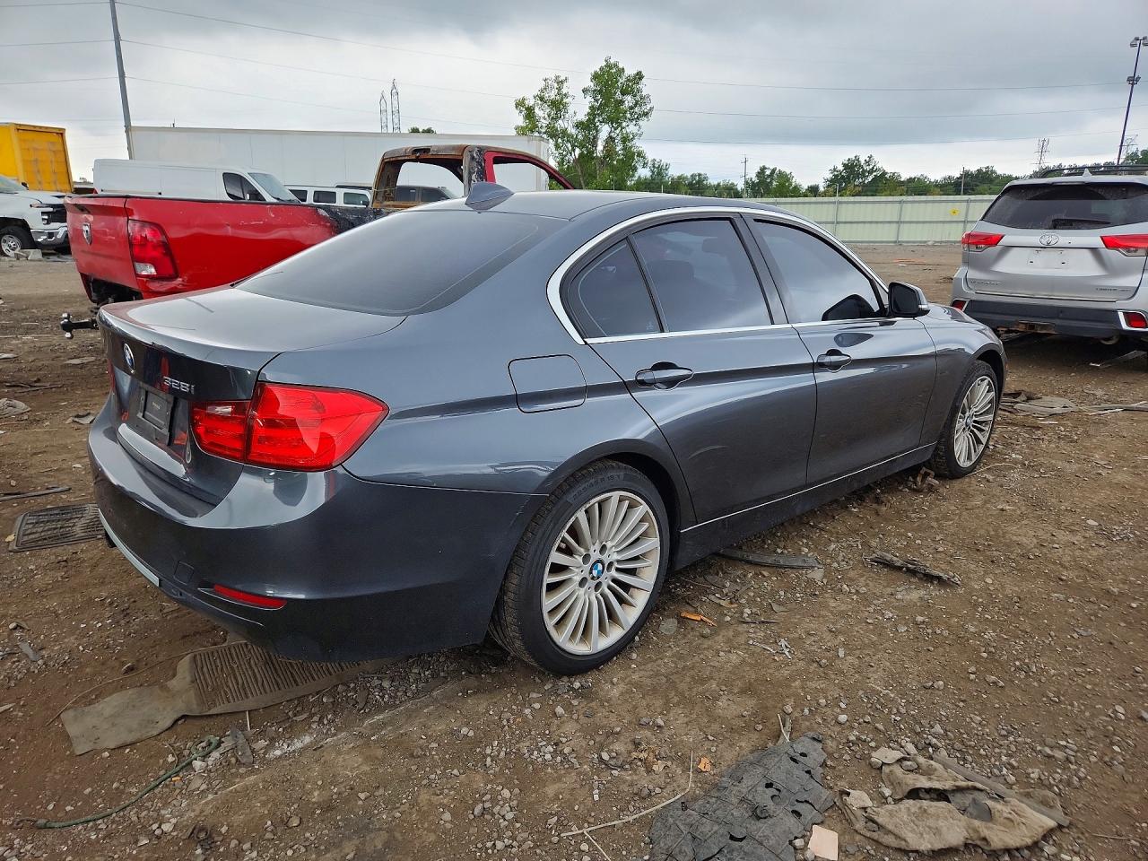 WBA3A5C54CF341589 · 2012 BMW 328 · 3/12