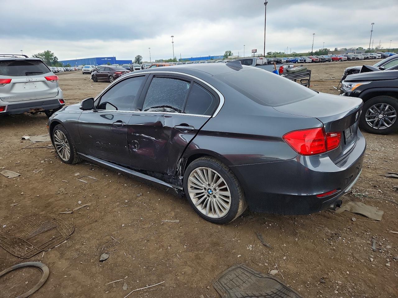 WBA3A5C54CF341589 · 2012 BMW 328 · 2/12