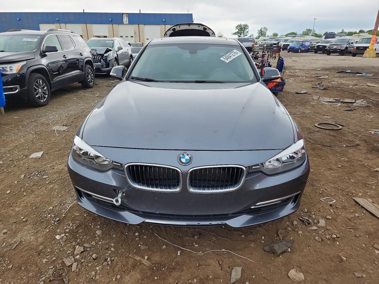 WBA3A5C54CF341589 · 2012 BMW 328 · 5/12