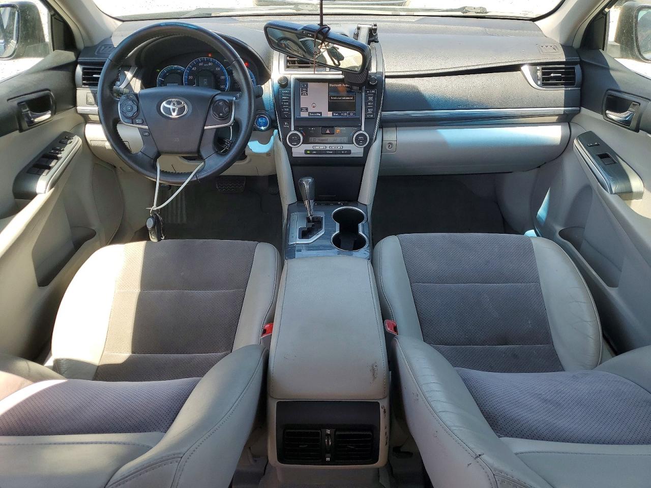 4T1BD1FK7DU076143 · 2013 TOYOTA CAMRY HYBRID · 8/12