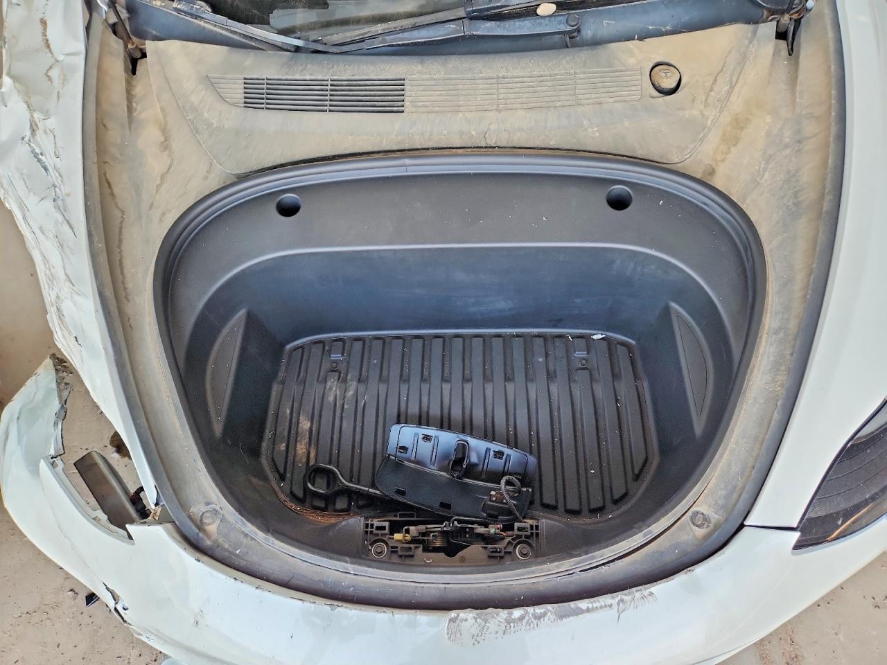 5YJ3E1EB5NF351610 · 2022 TESLA MODEL 3 · 11/13