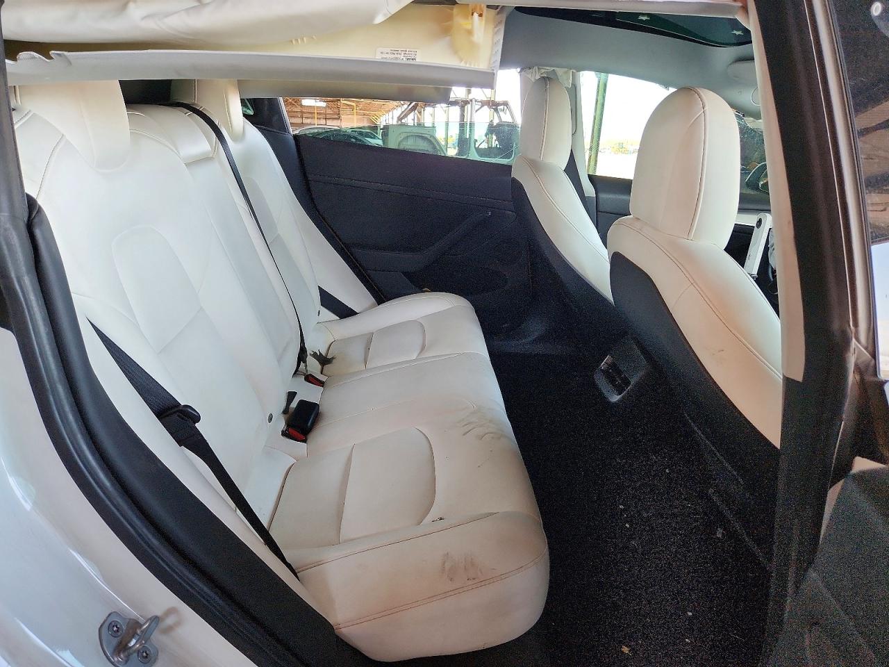 5YJ3E1EB5NF351610 · 2022 TESLA MODEL 3 · 10/13
