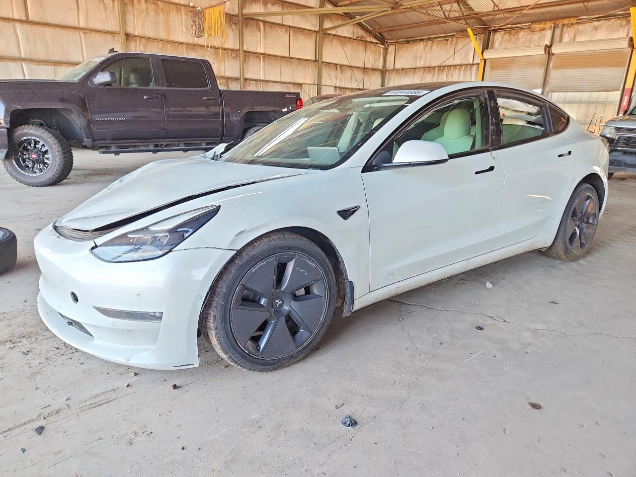 5YJ3E1EB5NF351610 · 2022 TESLA MODEL 3