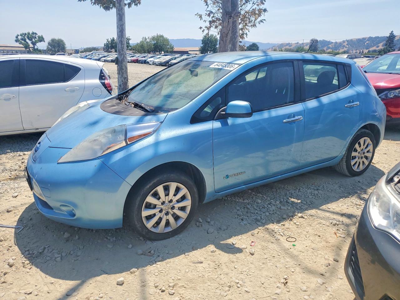 2015 NISSAN LEAF