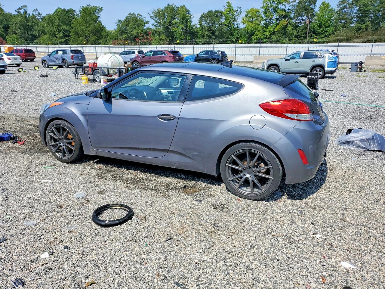 KMHTC6AD8DU132474 · 2013 HYUNDAI VELOSTER · 2/12