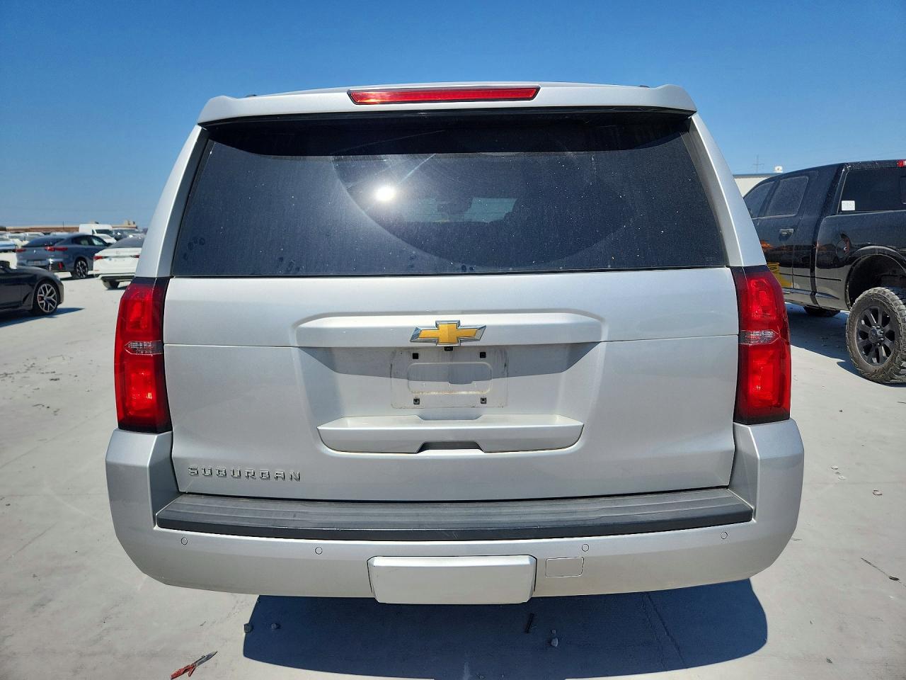 1GNSCHKC6KR148858 · 2019 CHEVROLET SUBURBAN · 6/13