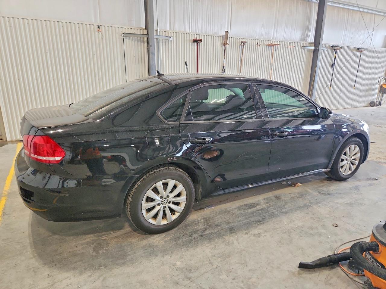 1VWAH7A35DC052692 · 2013 VOLKSWAGEN PASSAT · 3/12