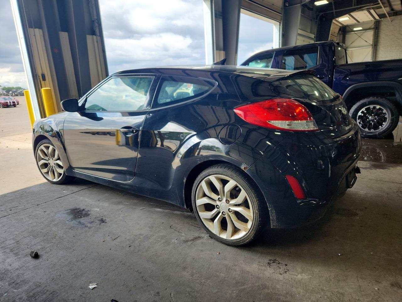 KMHTC6ADXCU061714 · 2012 HYUNDAI VELOSTER · 2/12
