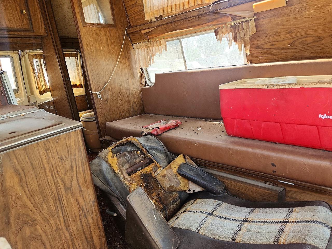 E24AHD89105 · 1968 FORD ECONOLINE · 6/10