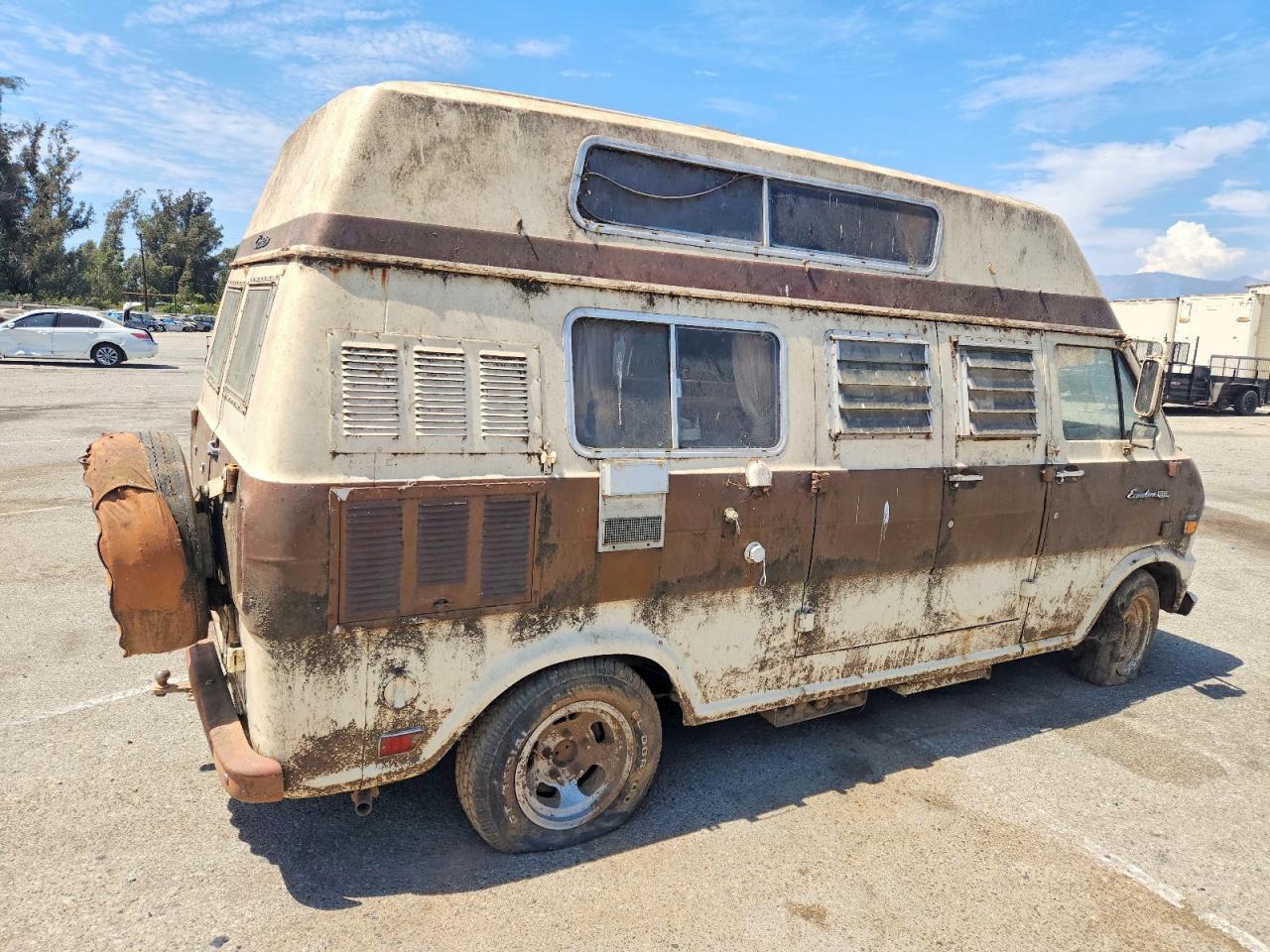 E24AHD89105 · 1968 FORD ECONOLINE · 4/10
