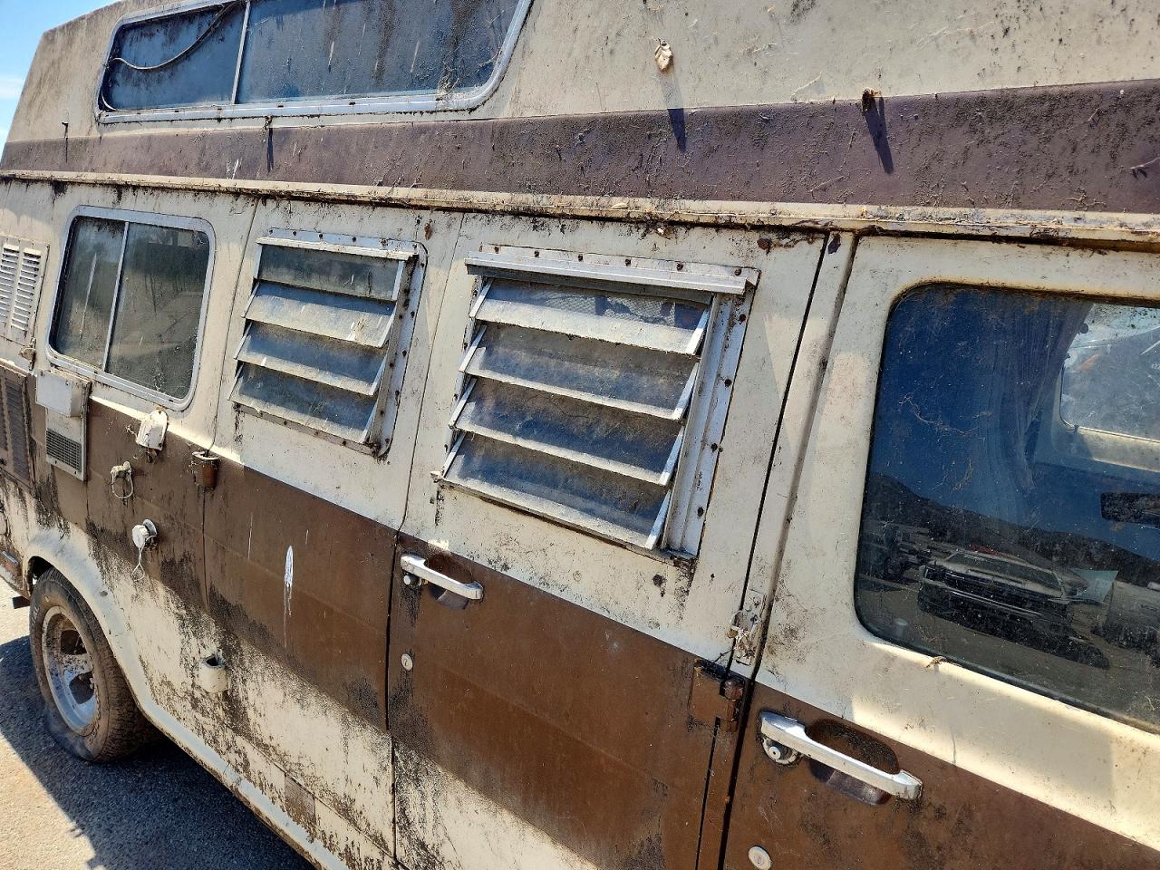 E24AHD89105 · 1968 FORD ECONOLINE · 9/10