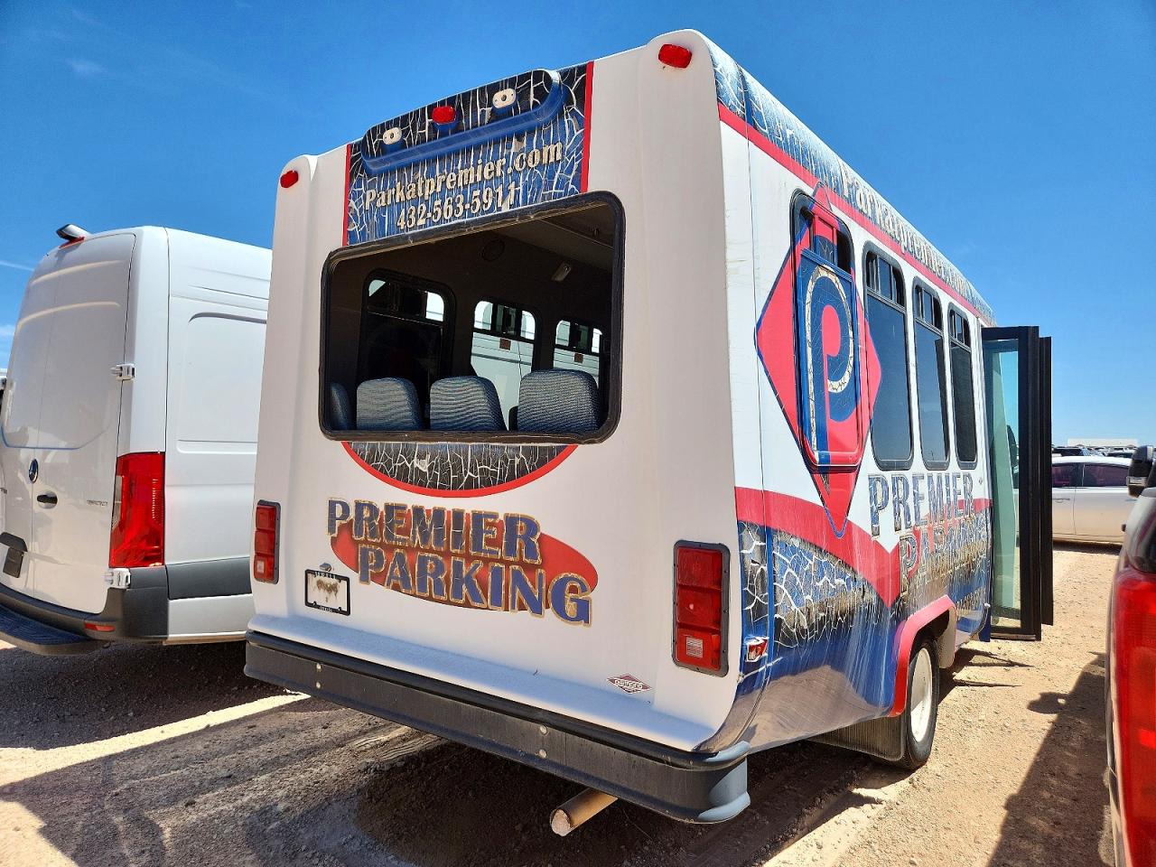 1FDEE3FLXBDB38954 · 2011 FORD ECONOLINE · 4/10