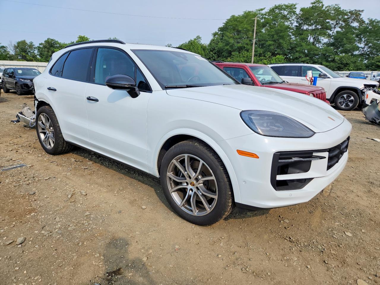 WP1AA2AY1RDA09554 · 2024 PORSCHE CAYENNE · 4/14
