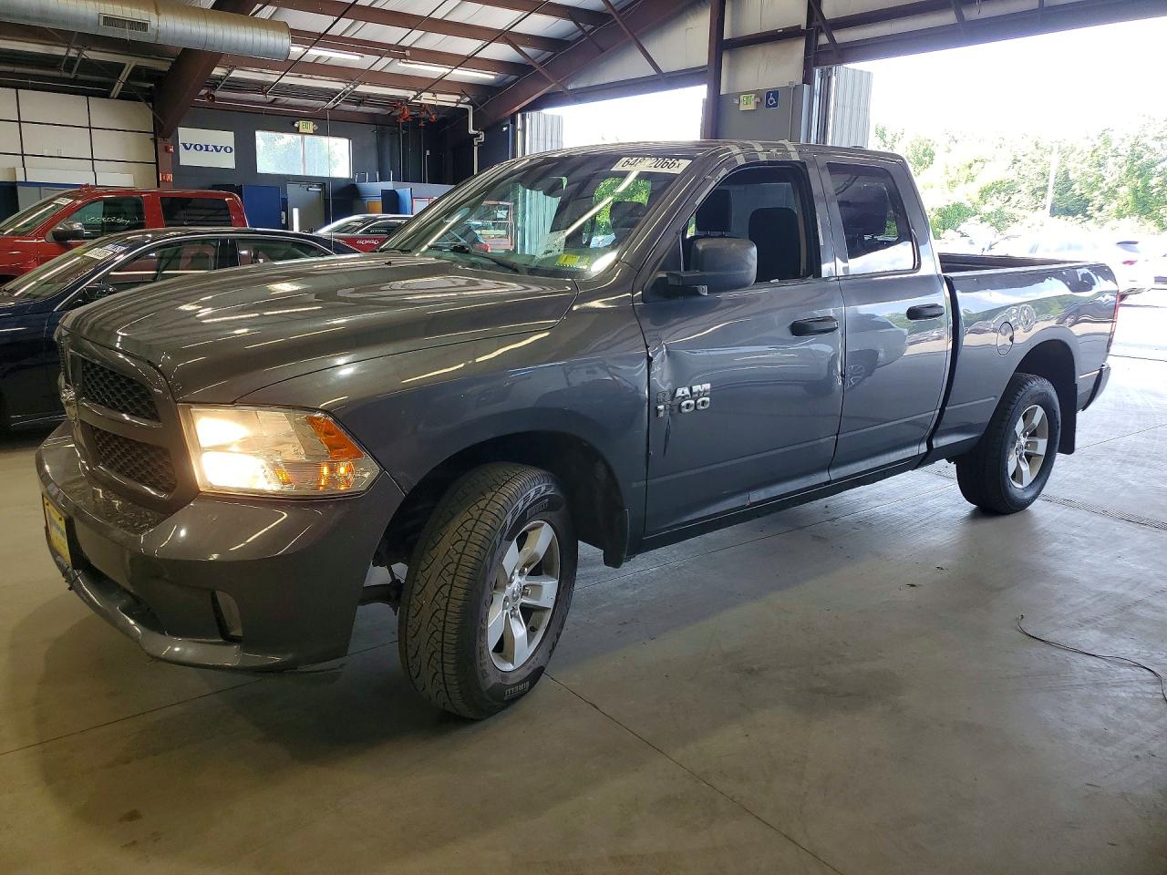 1C6RR7FG7JS343783 · 2018 RAM 1500