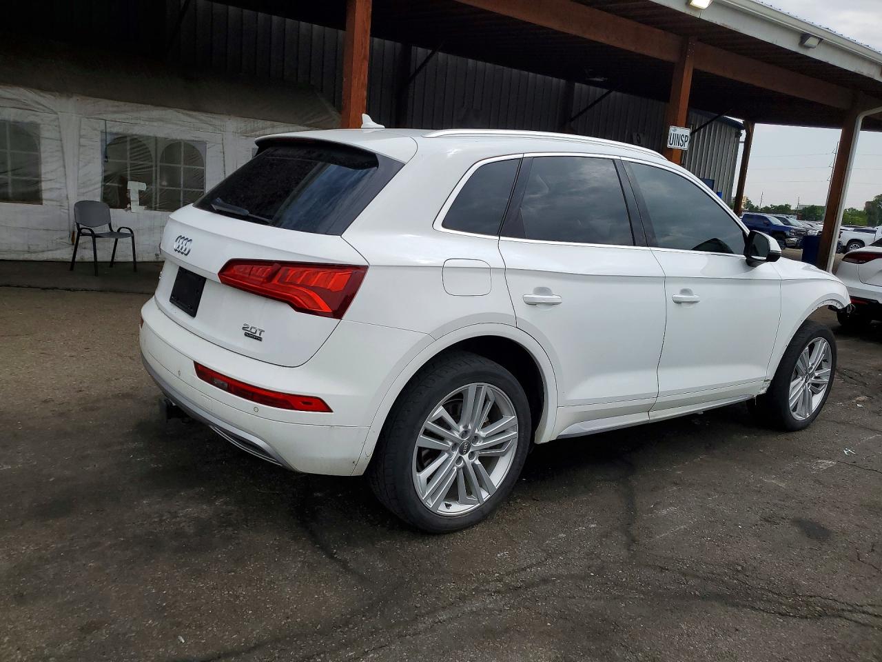 WA1BNAFY8J2216370 · 2018 AUDI Q5 · 3/13