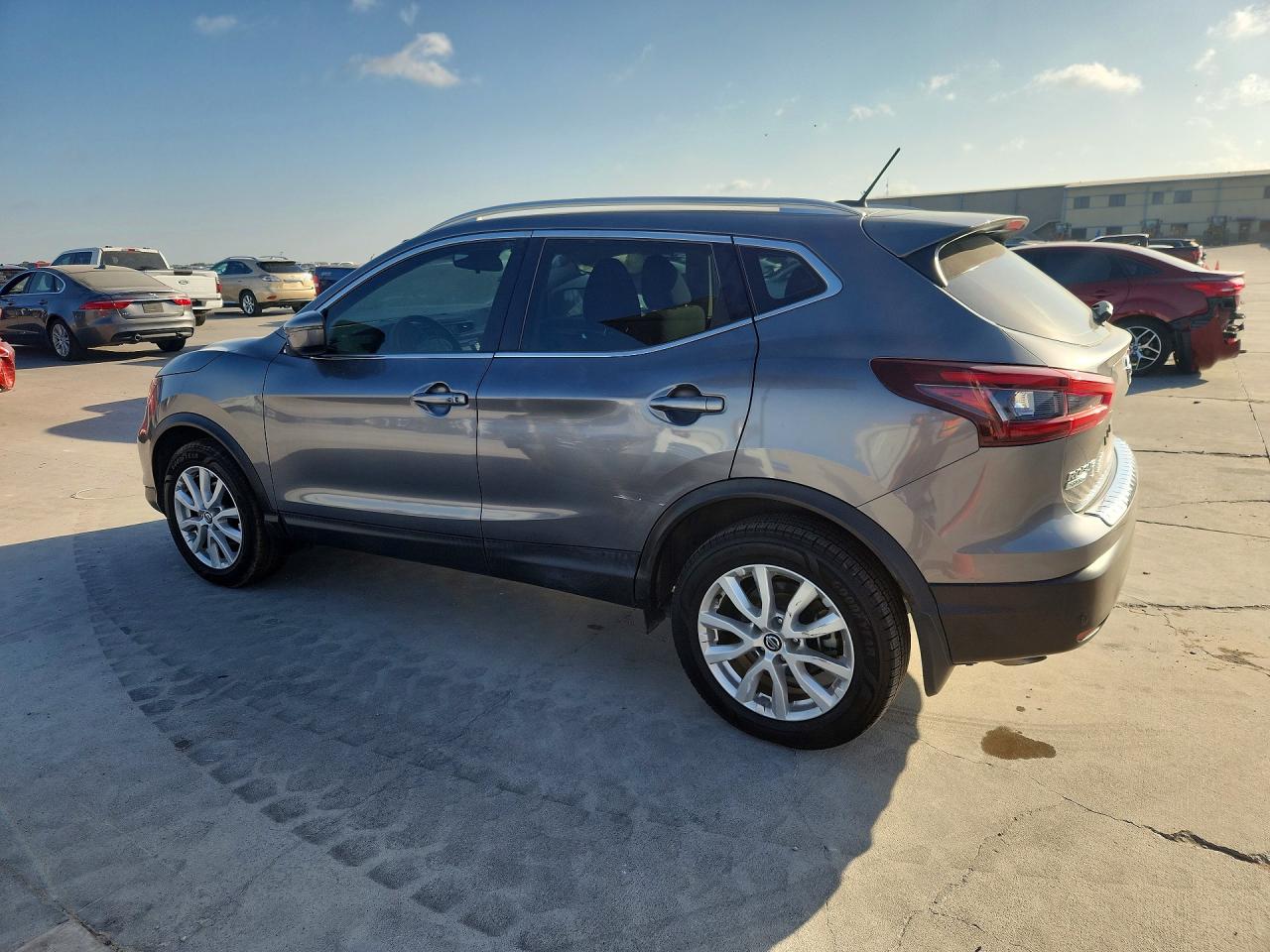 JN1BJ1CV8LW253123 · 2020 NISSAN ROGUE SPORT · 2/13