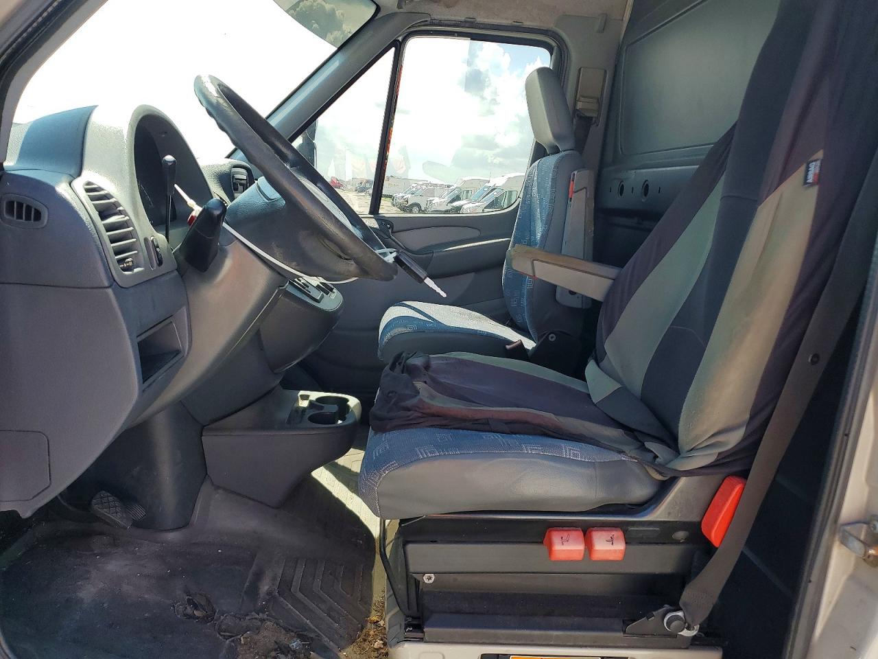 WD2PD643345602313 · 2004 DODGE SPRINTER · 7/13
