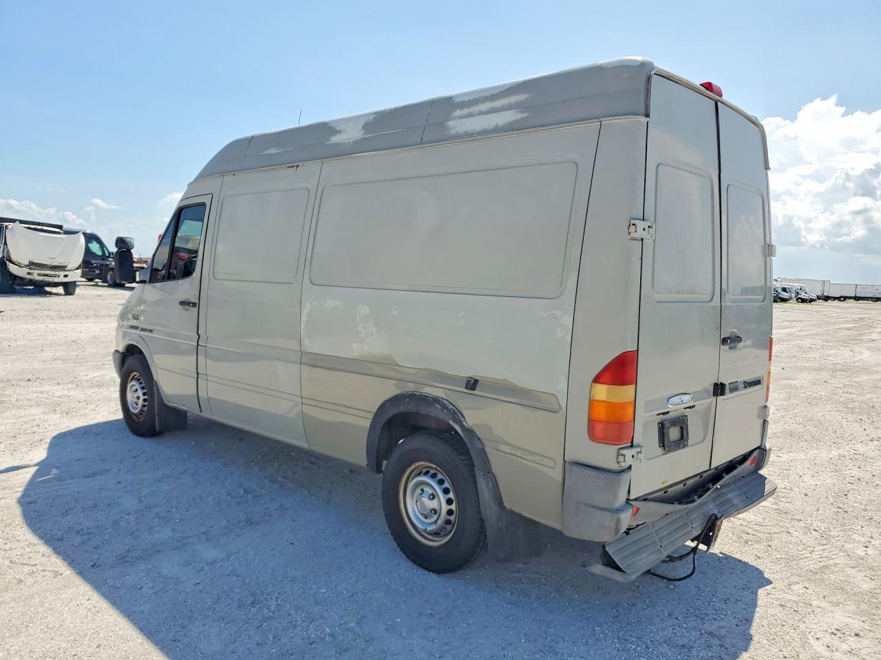 WD2PD643345602313 · 2004 DODGE SPRINTER · 2/13