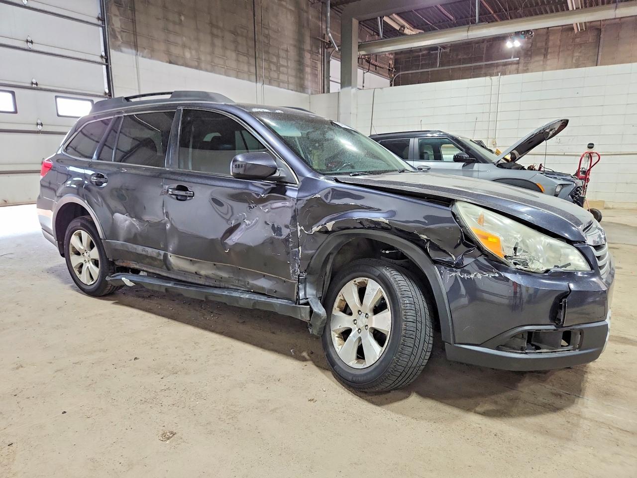 4S4BREKC3B2391070 · 2011 SUBARU OUTBACK · 4/13