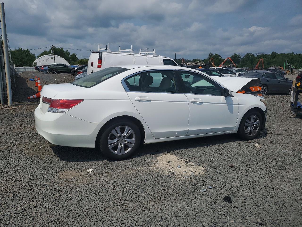 1HGCP2F41BA039970 · 2011 HONDA ACCORD · 3/12