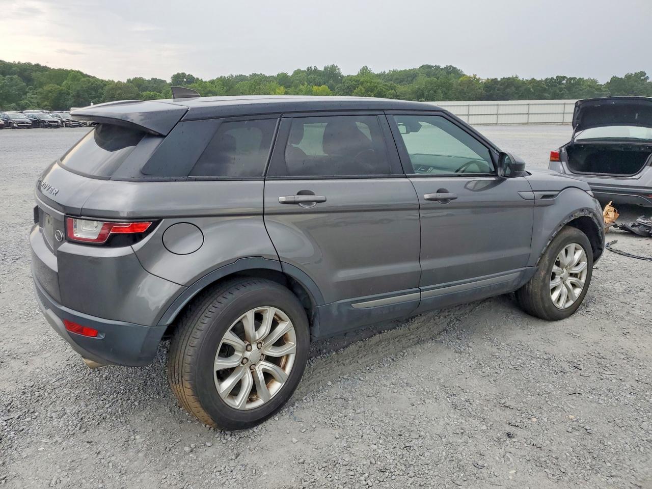 SALVP2RX7JH324250 · 2018 LAND ROVER RANGE ROVER EVOQUE · 3/13