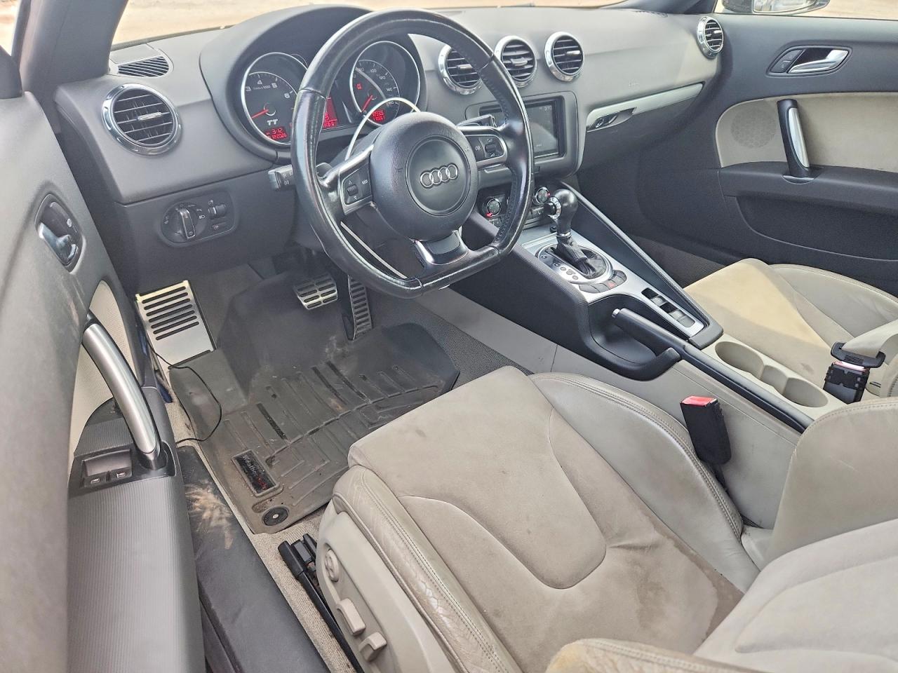 TRUMF38J581002028 · 2008 AUDI TT · 8/12