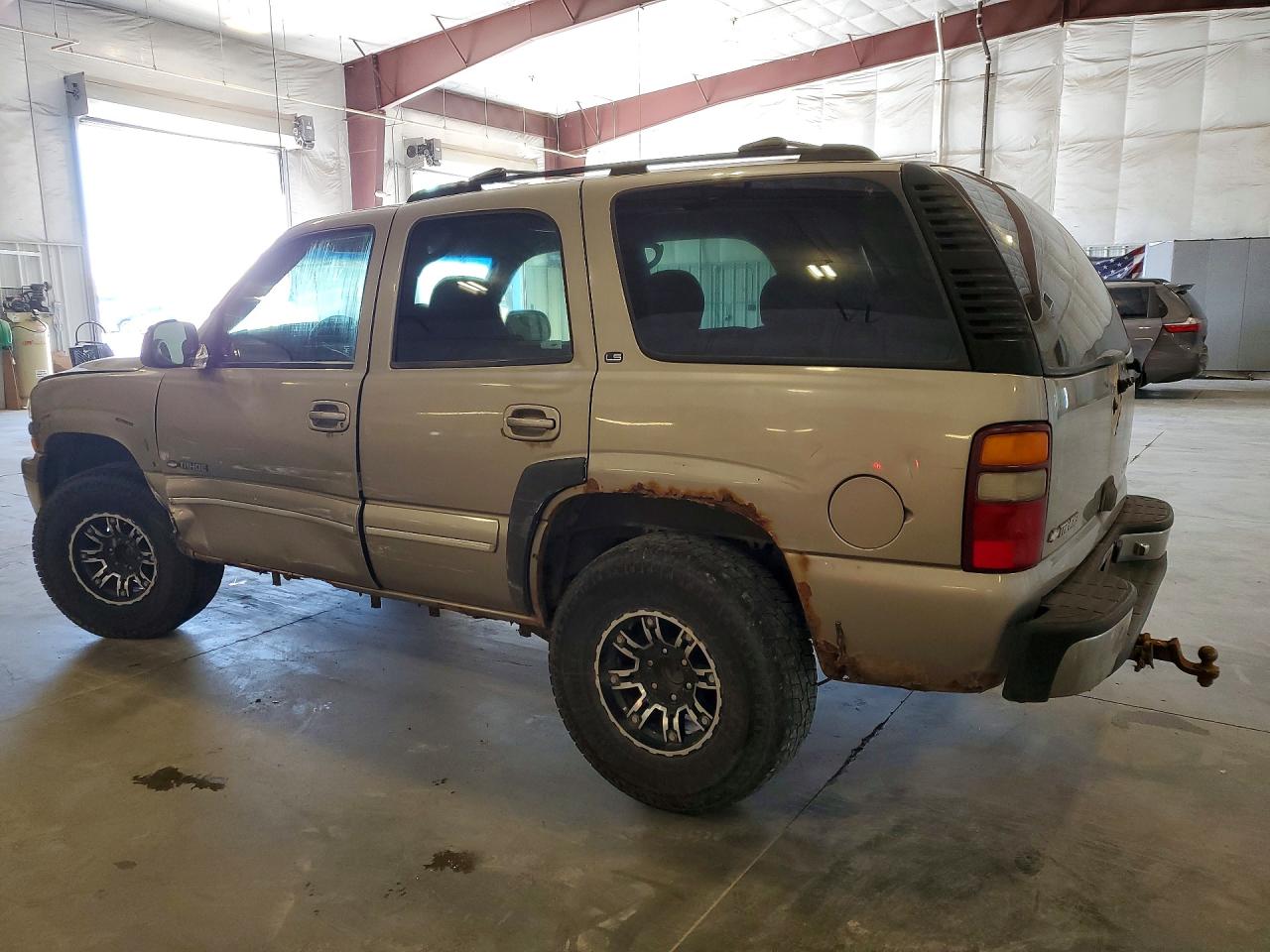 1GNEK13T4YJ108162 · 2000 CHEVROLET TAHOE · 2/13