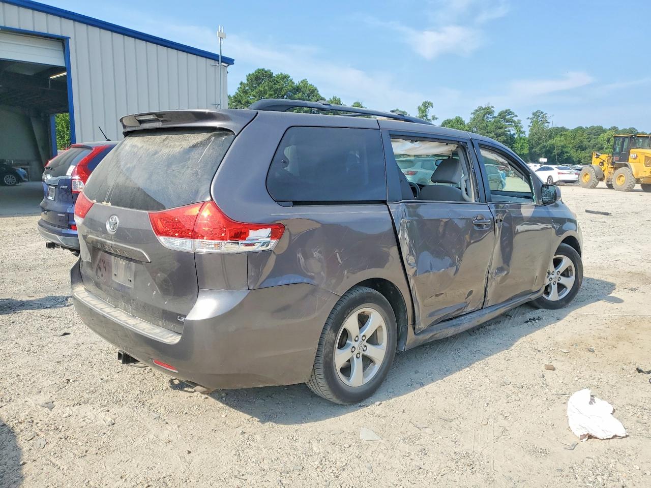 5TDKK3DC8DS341805 · 2013 TOYOTA SIENNA · 3/13